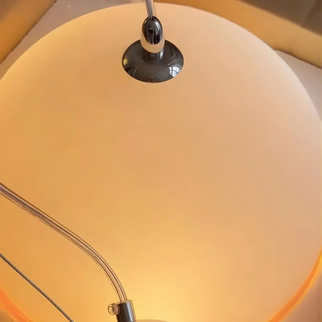 Verchroomde luifel en lichtgevende rand