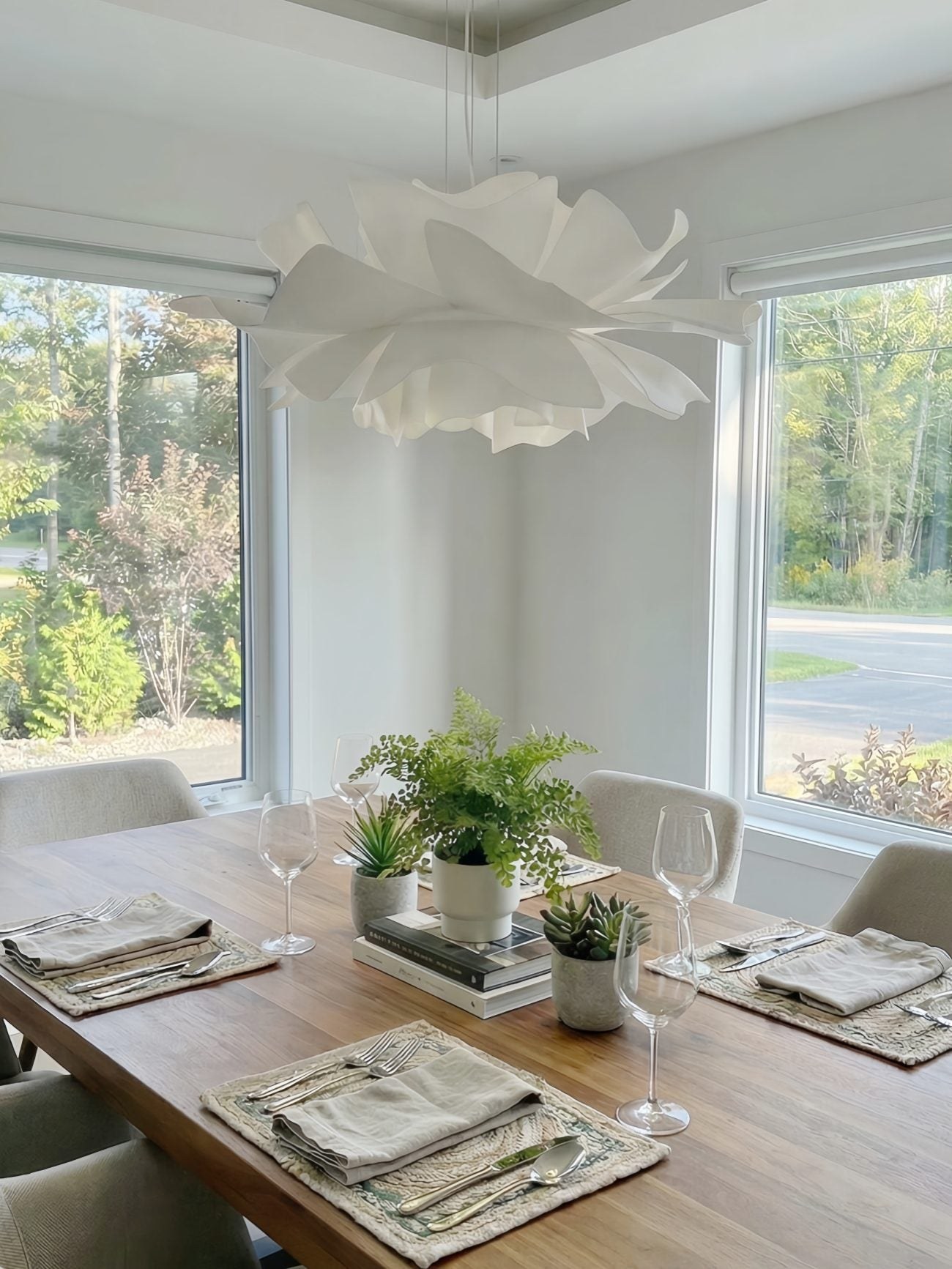 Flora Nordic Floral Sculptural Pendant Lamp - Artistic Decorative Lamp for Living Room 1