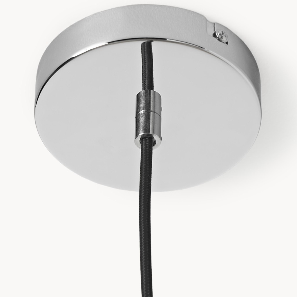 Verchroomde plafondkap met zwarte gevlochten kabel