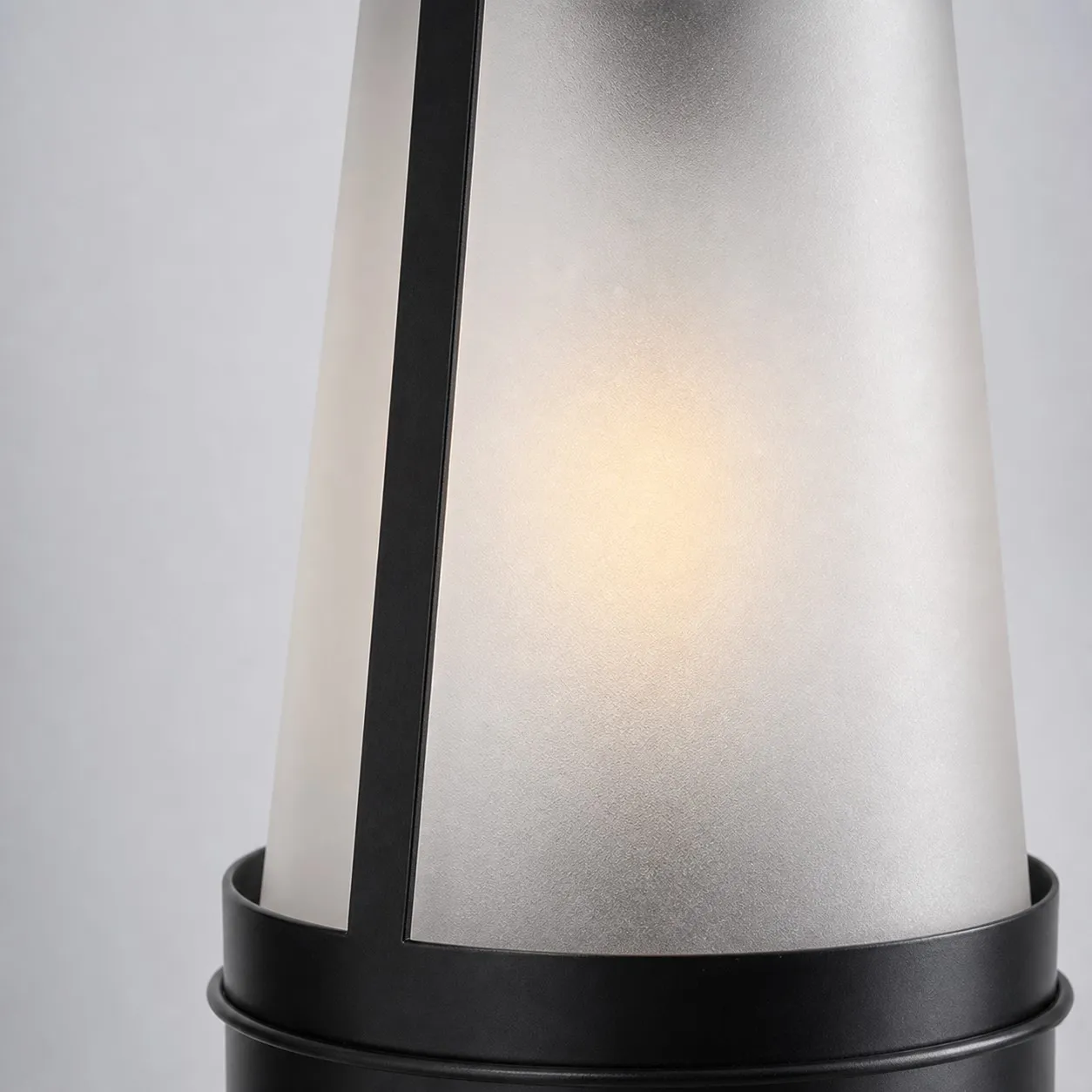 Visible construction detail of the vintage black outdoor wall lantern 1