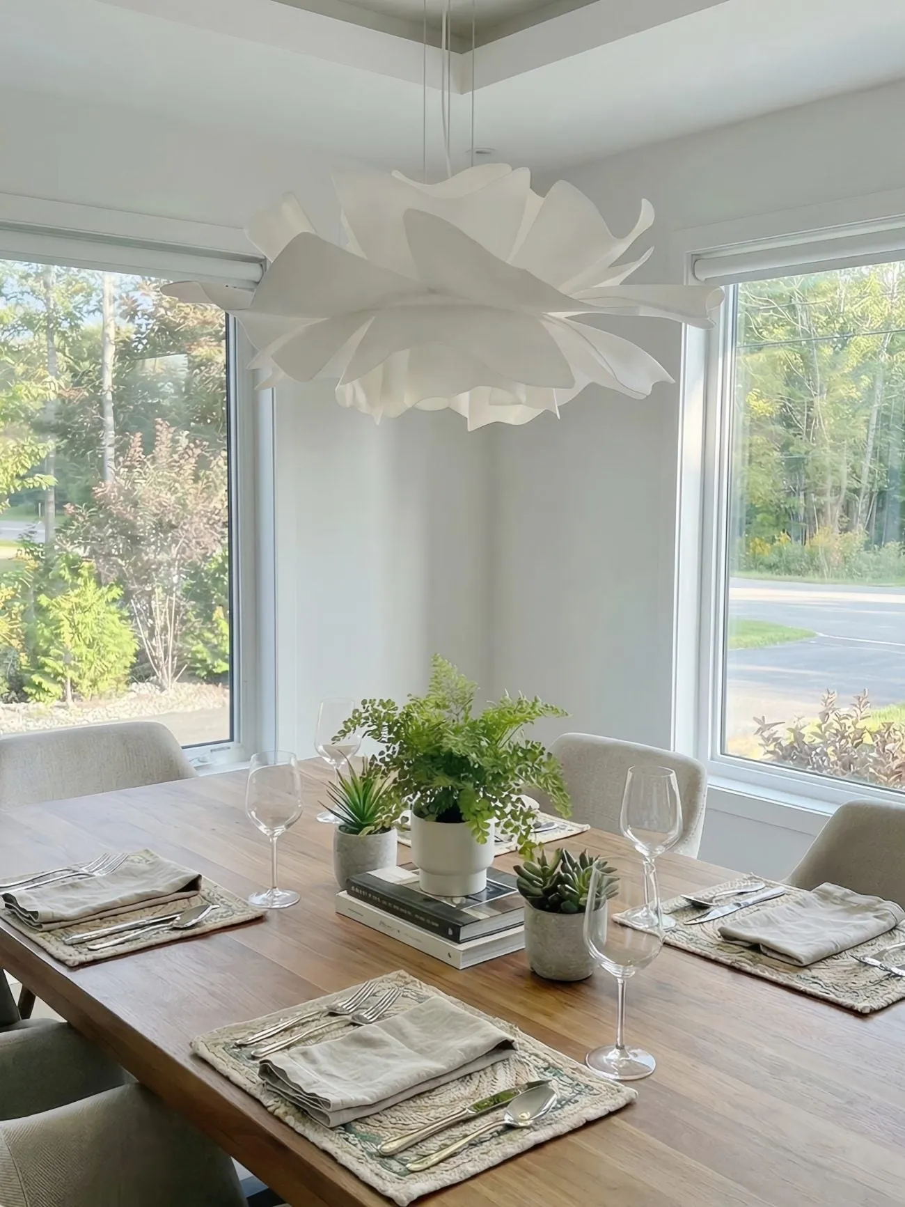 Flora Nordic Floral Sculptural Pendant Lamp - Artistic Decorative Lamp for Living Room 1
