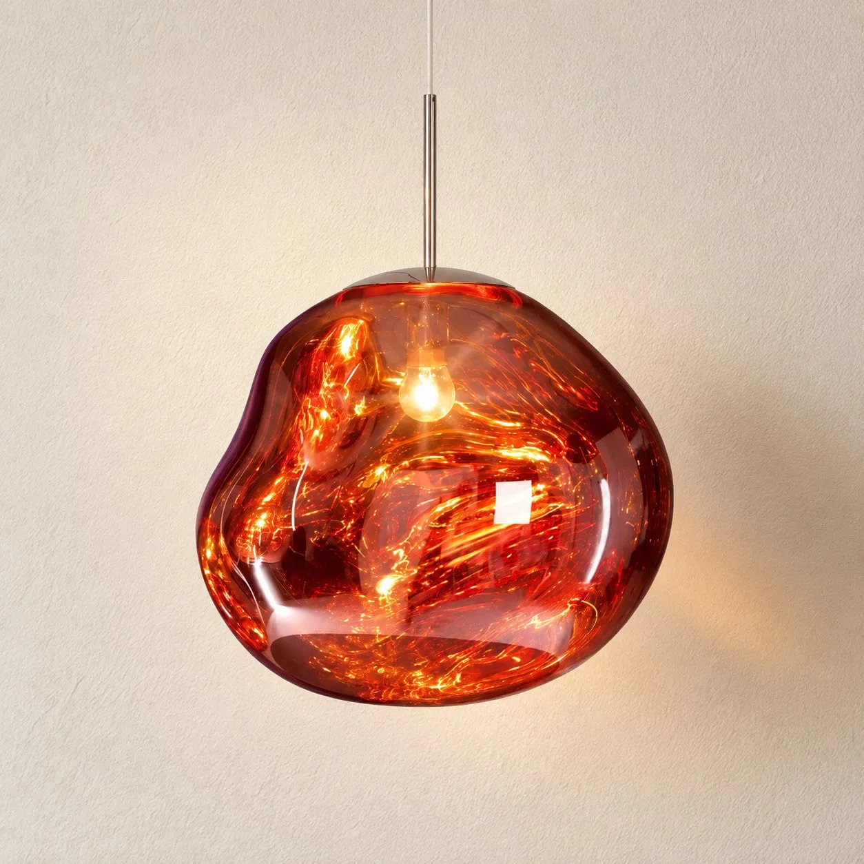 Vue couleur de la suspension Molten Form rouge