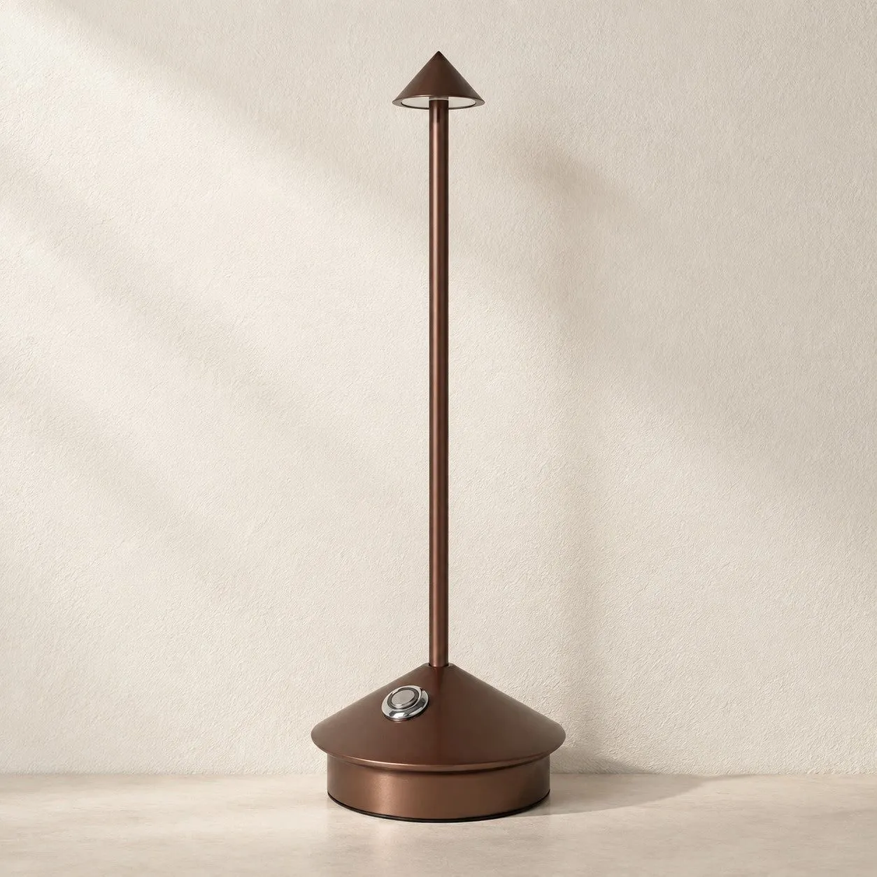 Lampe de table LED rechargeable, finition marron