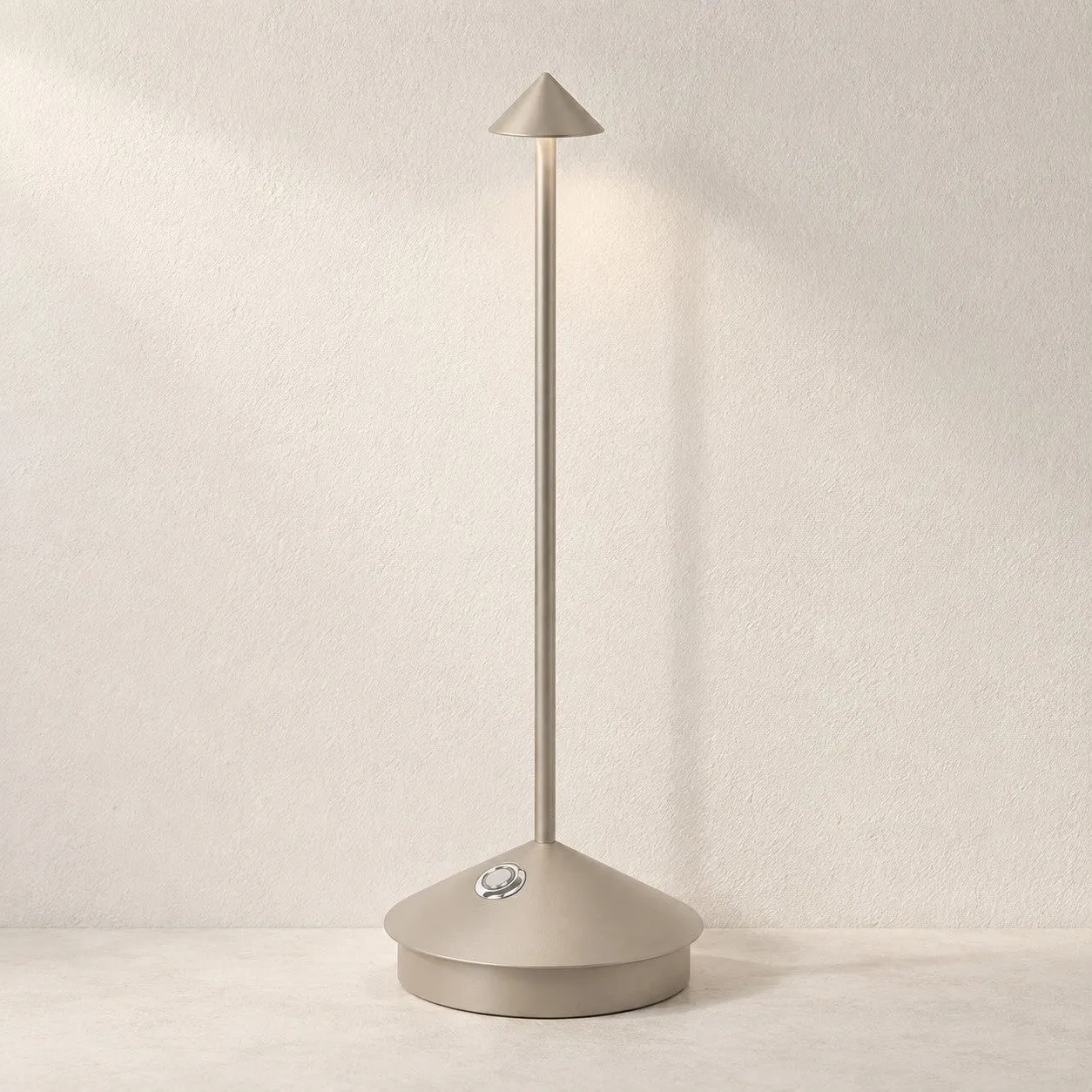 Lampe de table LED rechargeable, finition sable