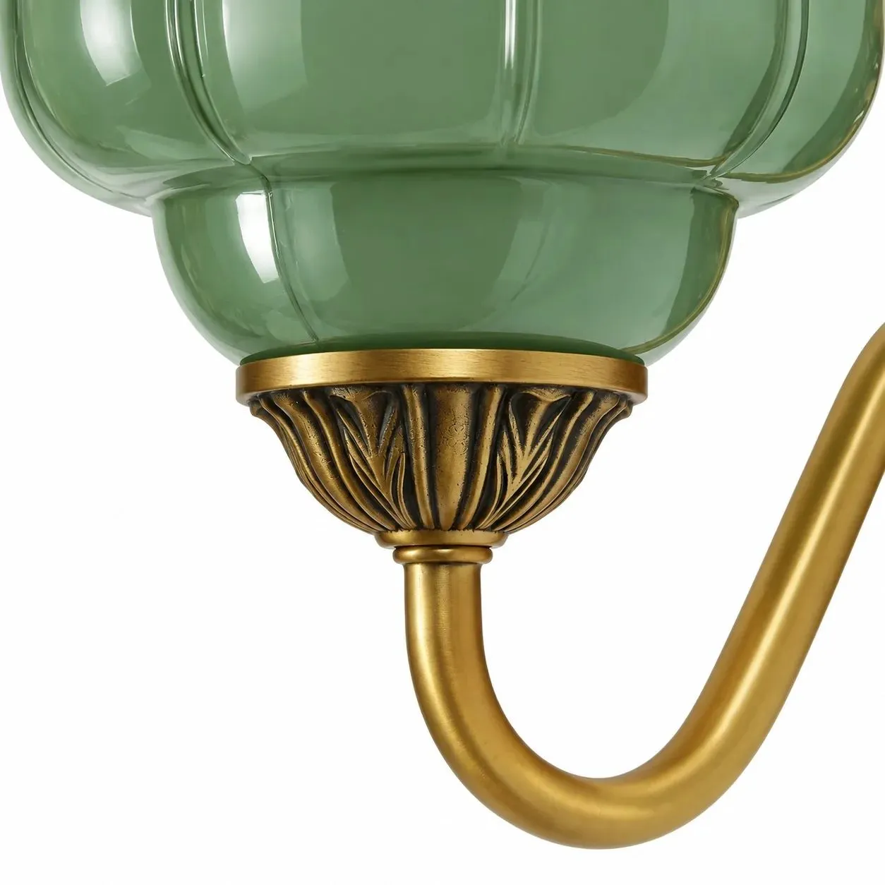 Coupelle métal décorative à la jonction verre/bras