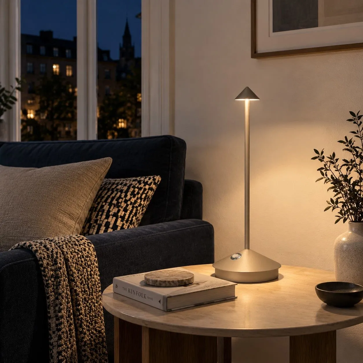 Modern Design LED Touch Rechargeable Table Lamp